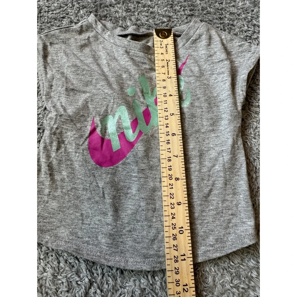Nike Girls Graphic Swoosh T-Shirt Toddler Grey Pink Glitter Logo Tee